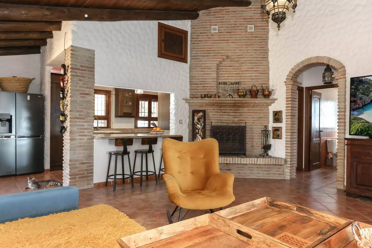 4-bedroom Villa In Alozaina, Spain (190 M²)