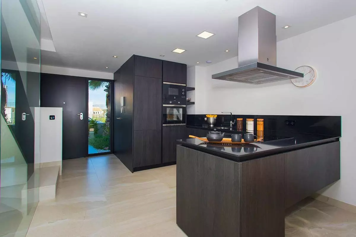 4-bedroom Villa In Algorfa, Spain (224 M²)
