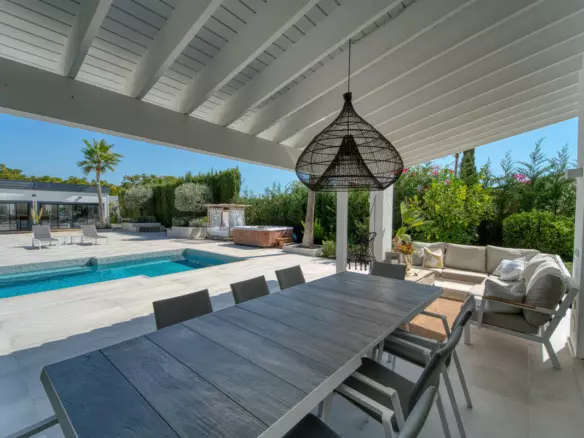 5-bedroom Villa In Benahavis, Spain (350 M²)
