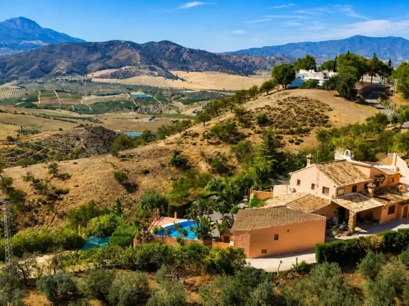 8-bedroom Country House In Cártama, Spain (569 M²)
