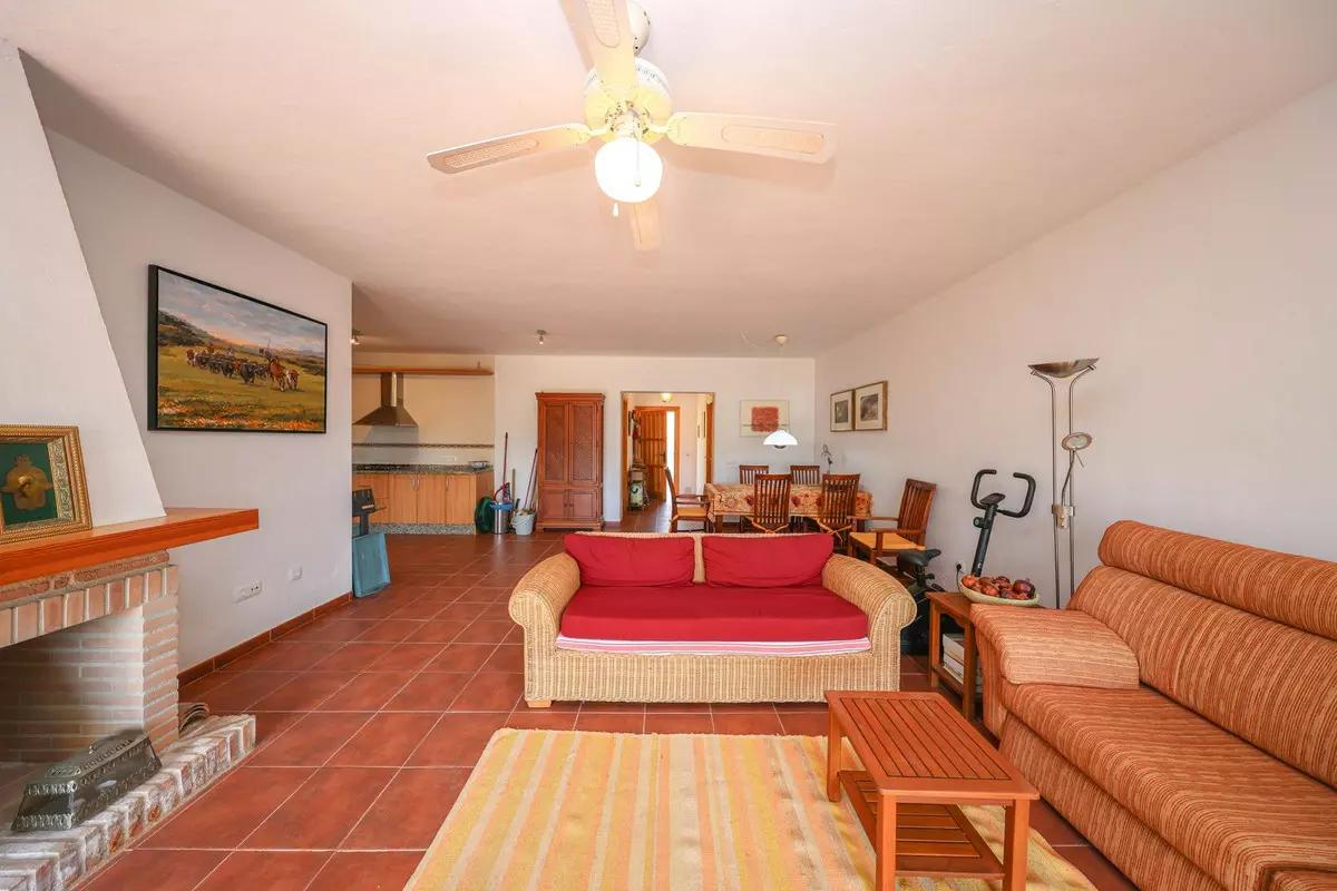 3-bedroom Villa In Tolox, Spain (99 M²)