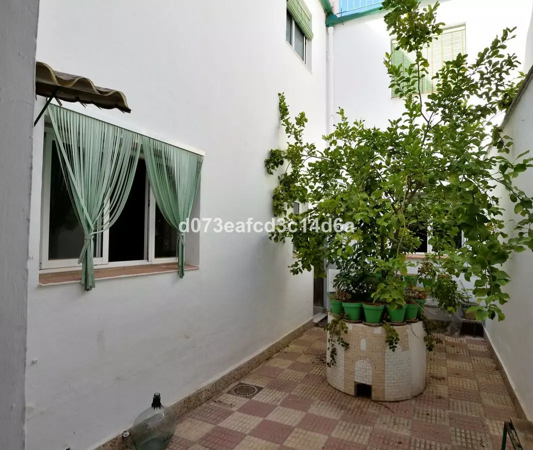 6-bedroom Town House In Ronda, Spain (166 M²)