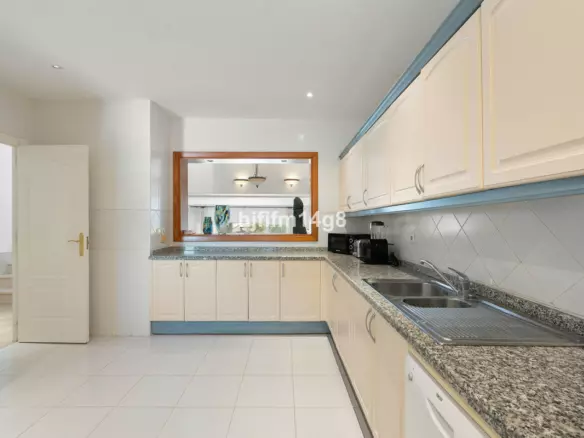 3-bedroom Town House In Marbella, Spain (385 M²)