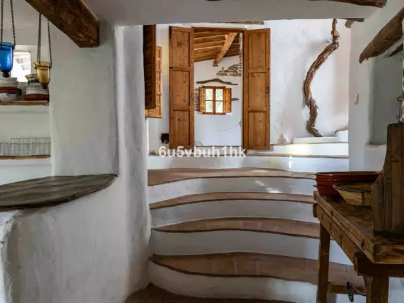31-bedroom Town House In La Viñuela, Spain (1.618 M²)