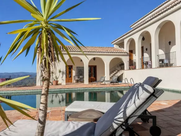 8-bedroom Villa In Alcaucín, Spain (962 M²)