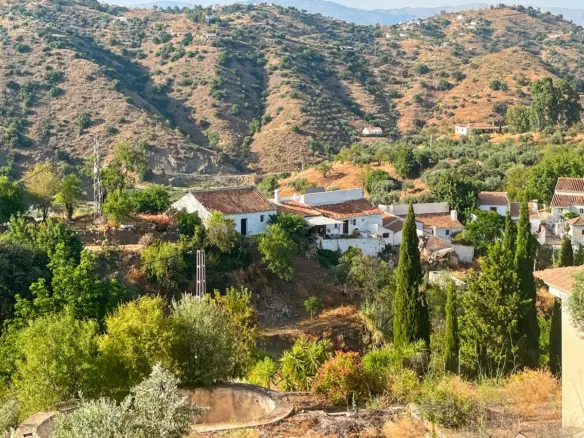 5-bedroom Country House In Comares, Spain (231 M²)