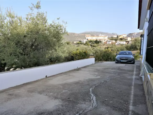 3-bedroom Country House In Alcaucín, Spain (121 M²)