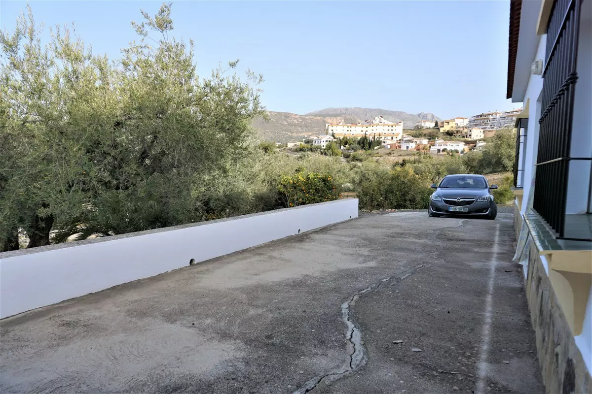 3-bedroom Country House In Alcaucín, Spain (121 M²)