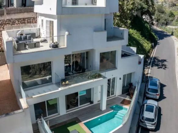 4-bedroom Villa In Benalmádena, Spain (294 M²)