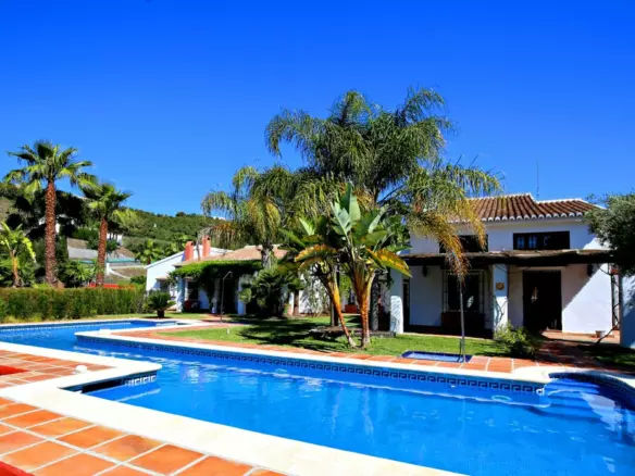 9-bedroom Villa In Frigiliana, Spain (1.600 M²)