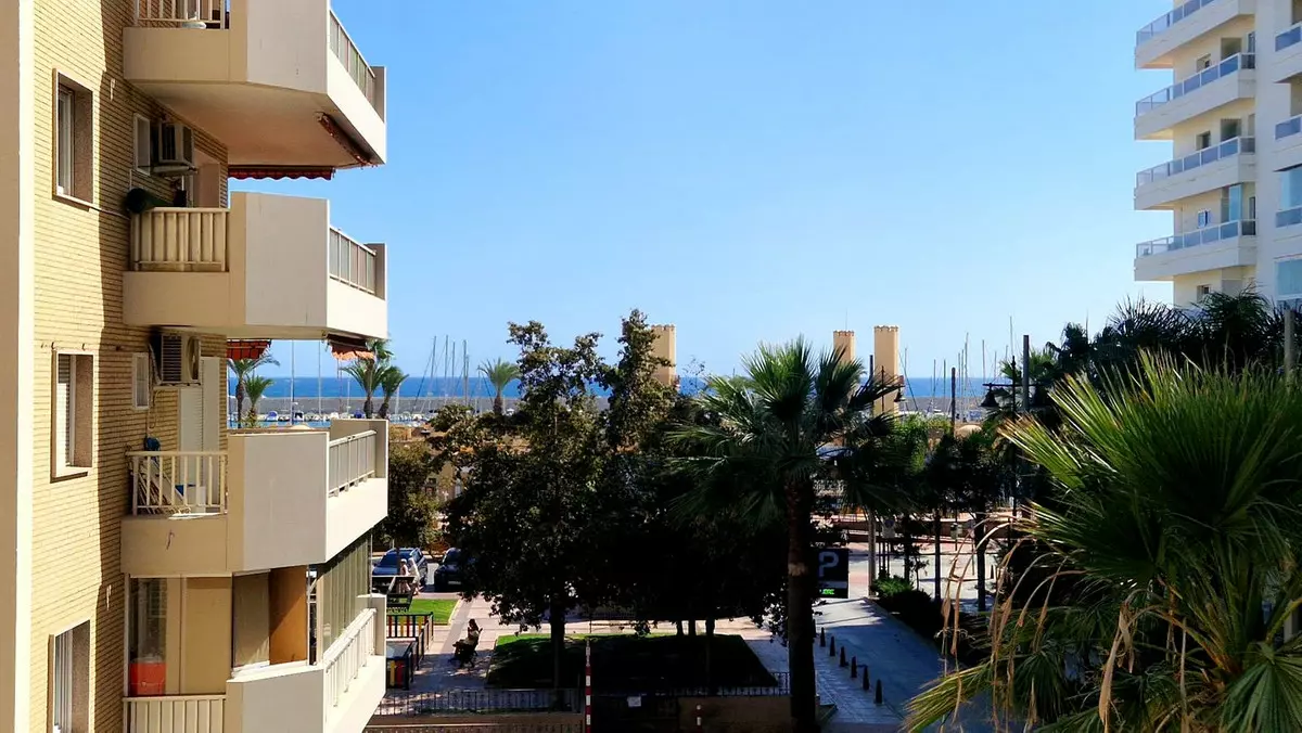 3-bedroom Apartment In Fuengirola, Spain (100 M²)