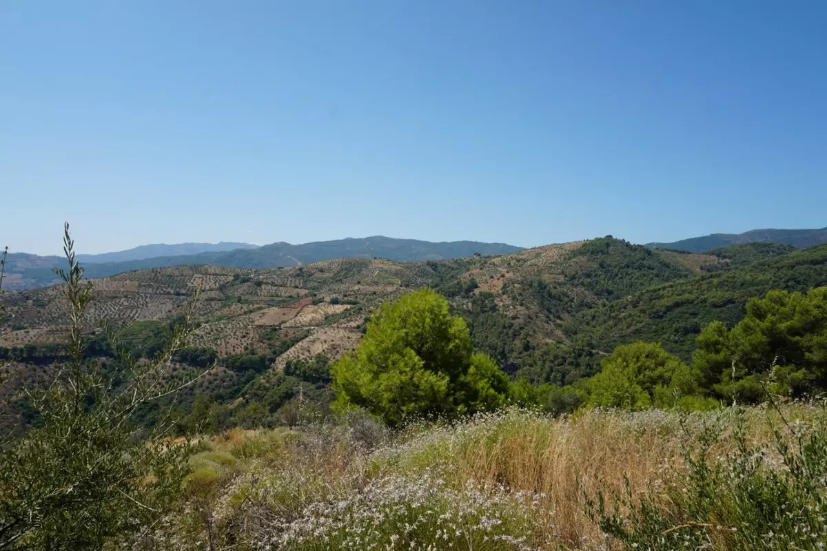 3-bedroom Country House In Yunquera, Spain (98 M²)