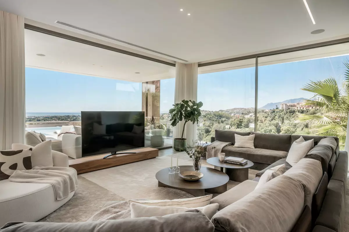 6-bedroom Villa In Benahavis, Spain (943 M²)