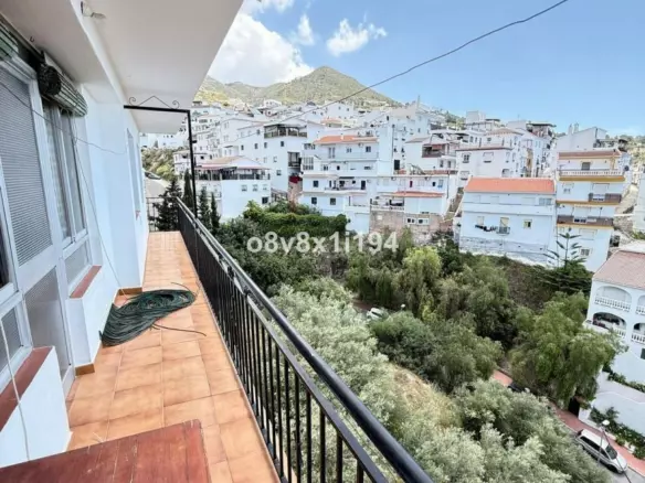 4-bedroom Villa In Cómpeta, Spain (507 M²)
