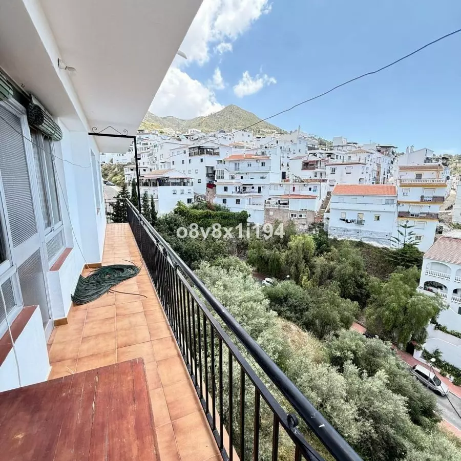 4-bedroom Villa In Cómpeta, Spain (507 M²)