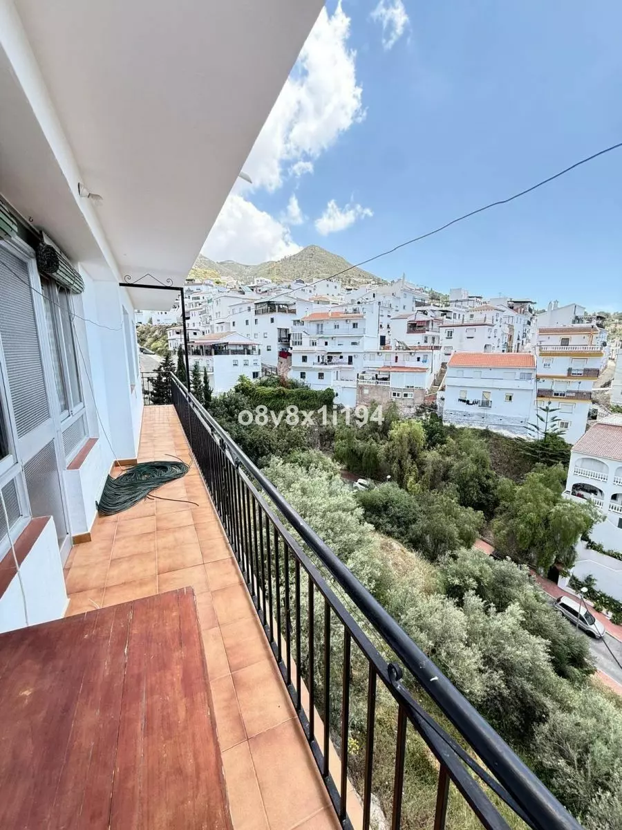 4-bedroom Villa In Cómpeta, Spain (507 M²)
