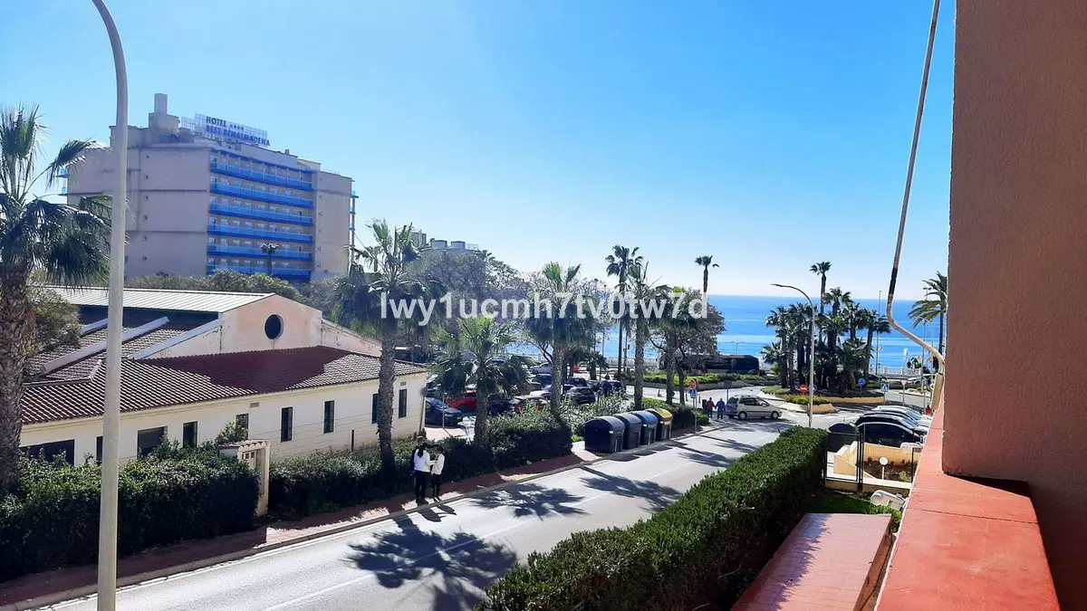 2-bedroom Apartment In Benalmádena, Spain (182 M²)