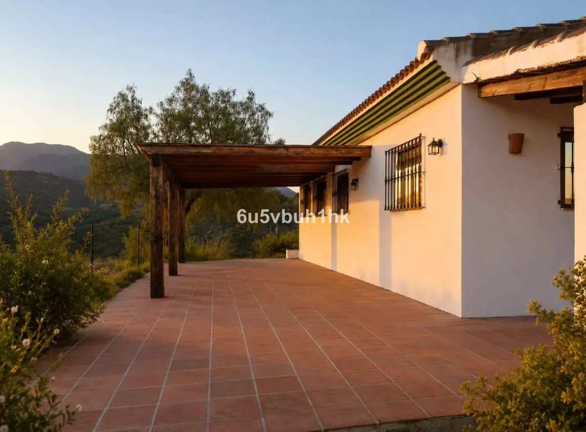 3-bedroom Country House In Tolox, Spain (106 M²)