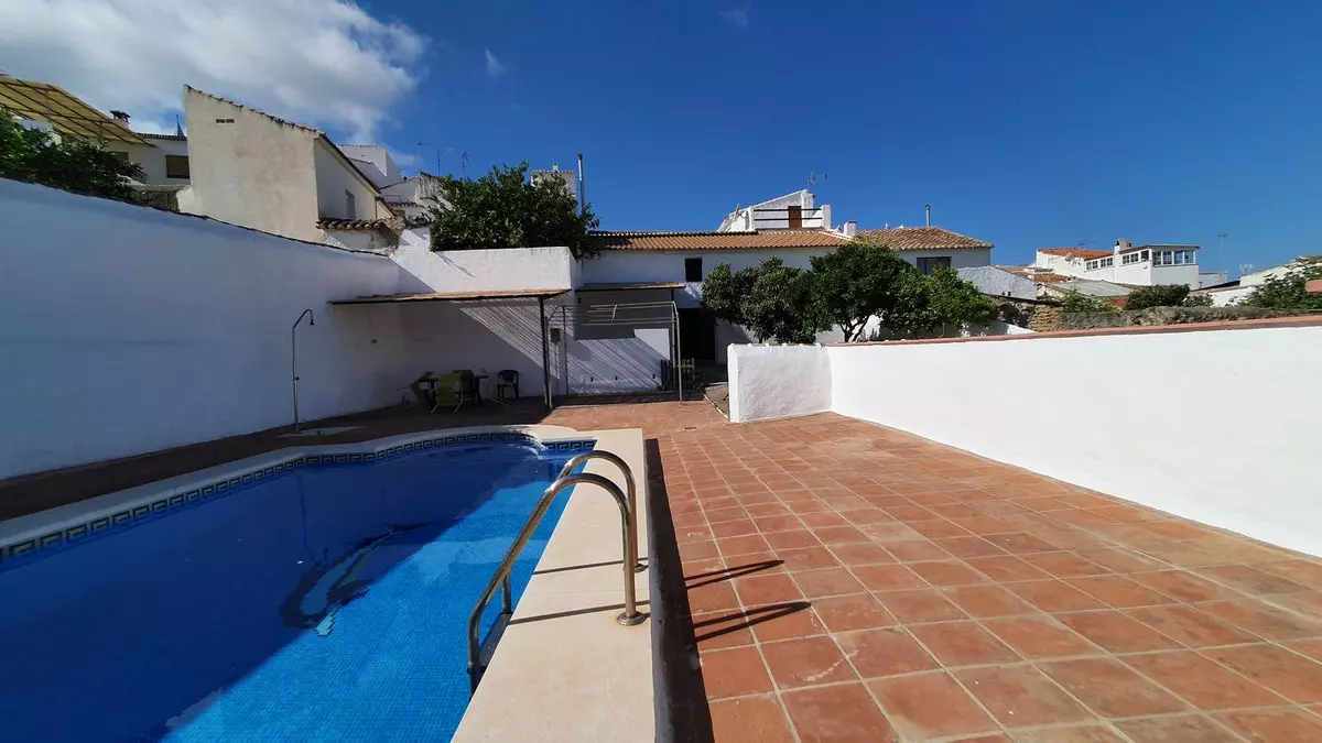 4-bedroom Town House In Ardales, Spain (706 M²)