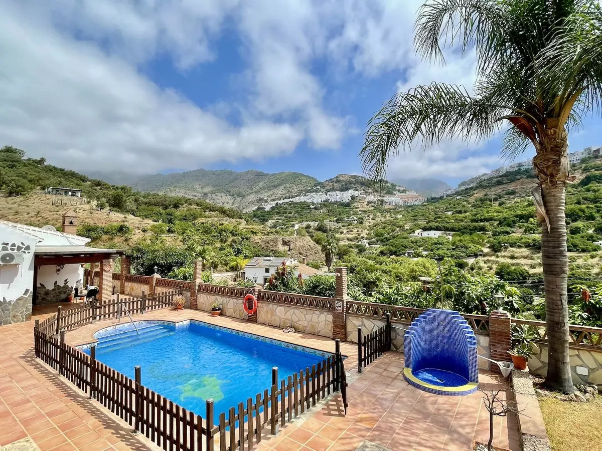 3-bedroom Villa In Frigiliana, Spain (120 M²)