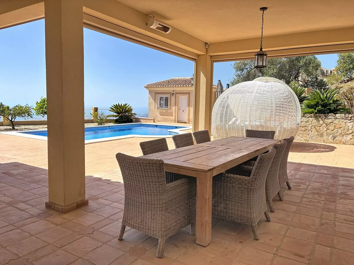 3-bedroom Villa In Vélez – Málaga, Spain (190 M²)