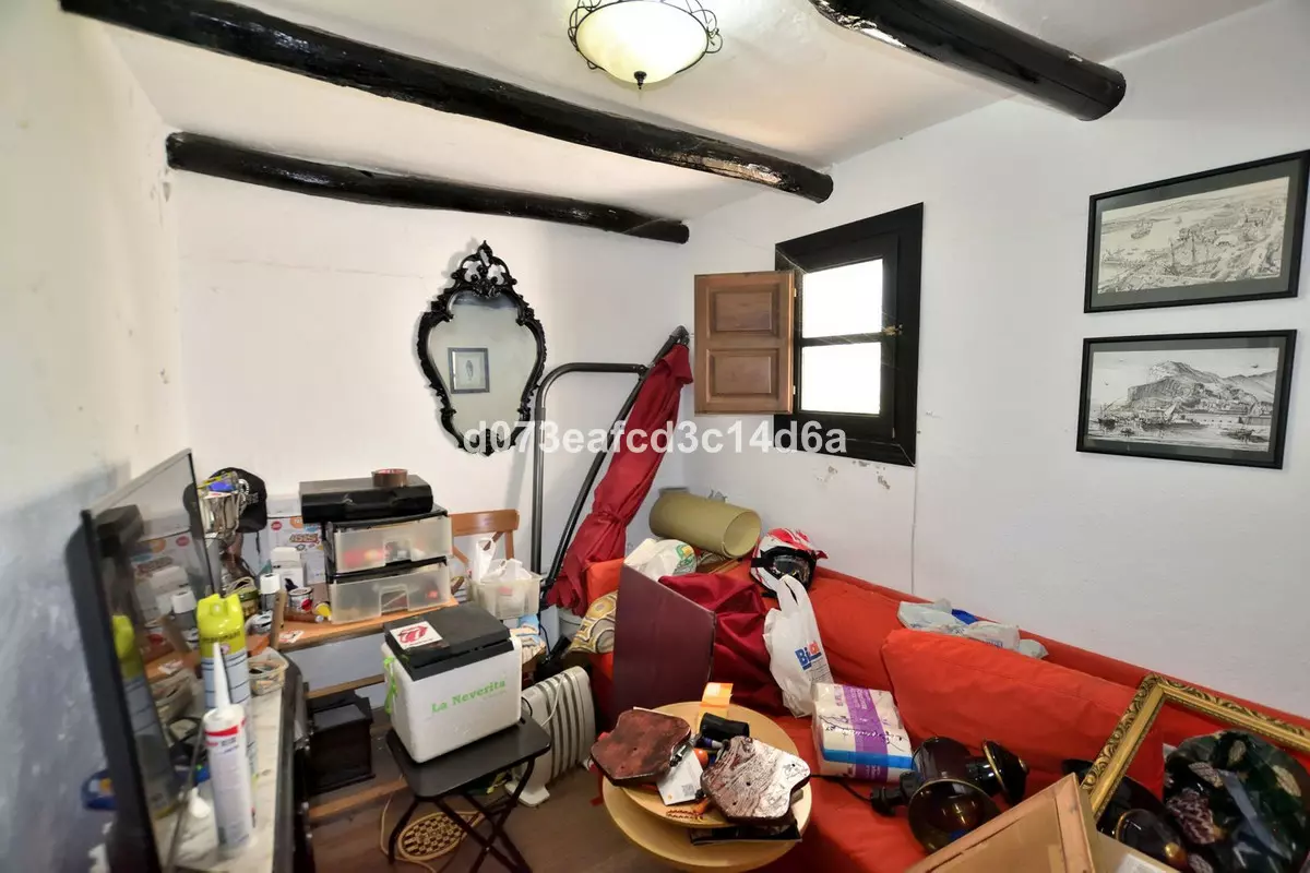 3-bedroom Town House In Parauta, Spain (140 M²)