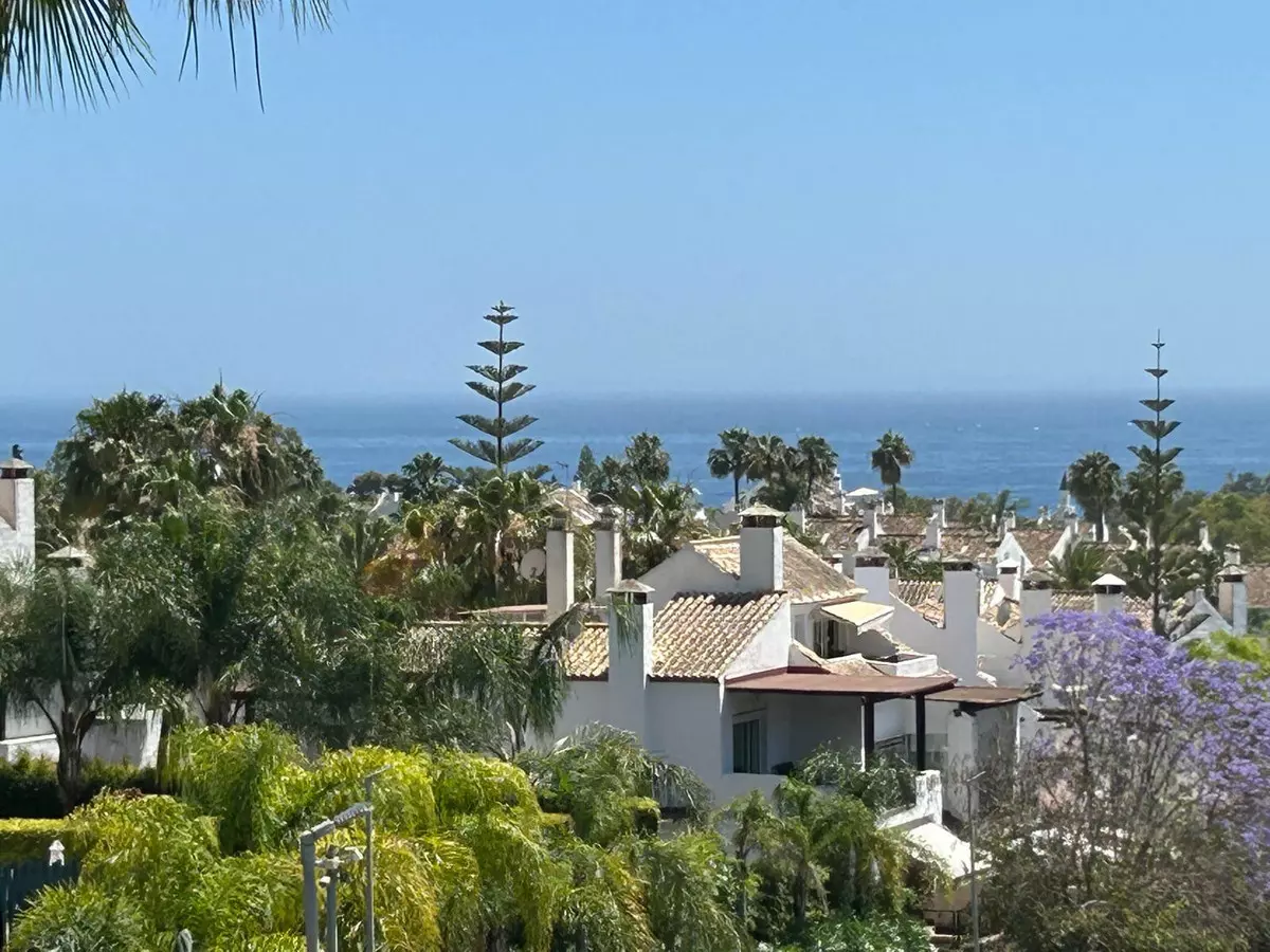 4-bedroom Villa In Marbella, Spain (325 M²)
