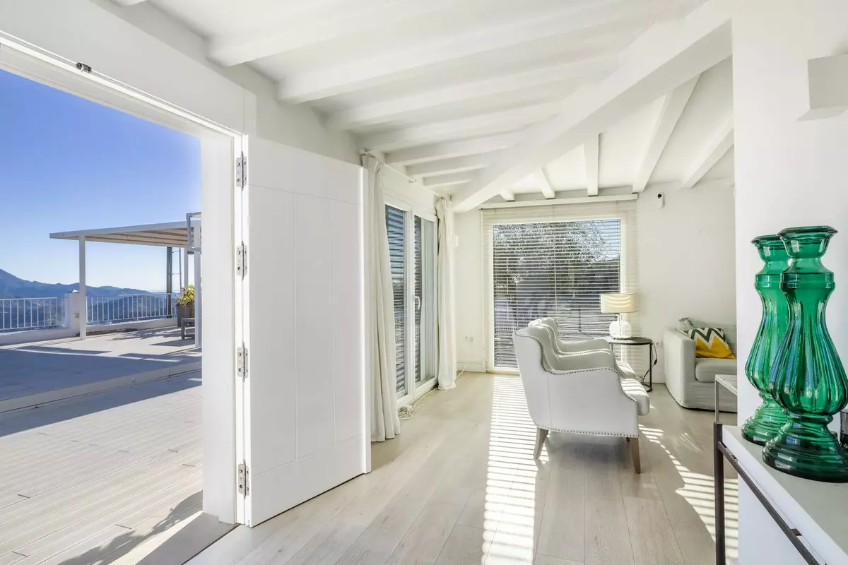 4-bedroom Villa In Cómpeta, Spain (226 M²)