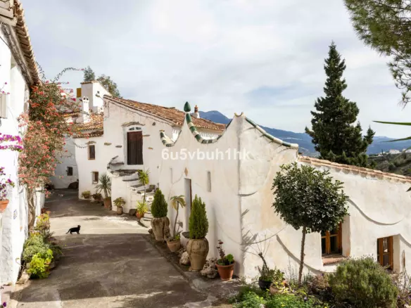 31-bedroom Town House In La Viñuela, Spain (1.618 M²)
