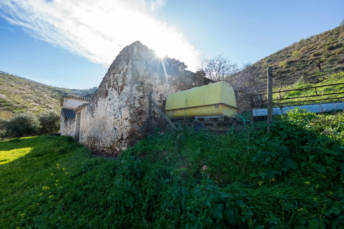 3-bedroom Villa In Colmenar, Spain (238 M²)