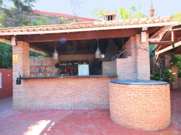 5-bedroom Country House In Guaro, Spain (277 M²)