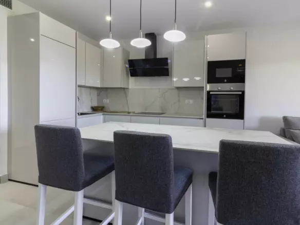 3-bedroom Apartment In Málaga, Spain (99 M²)