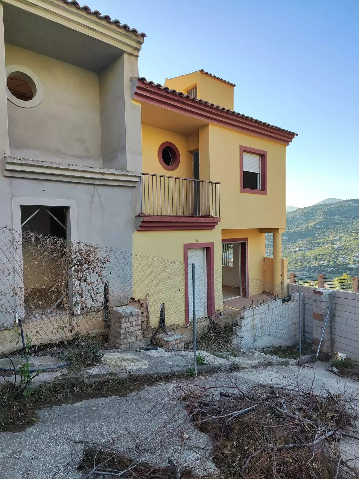 3-bedroom Villa In Alcaucín, Spain (7.950 M²)