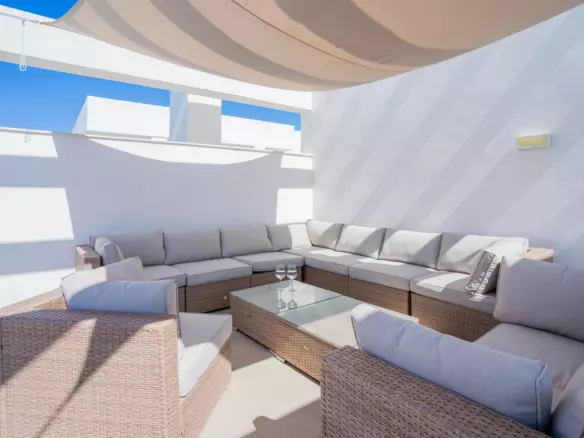 3-bedroom Apartment In Estepona, Spain (85 M²)