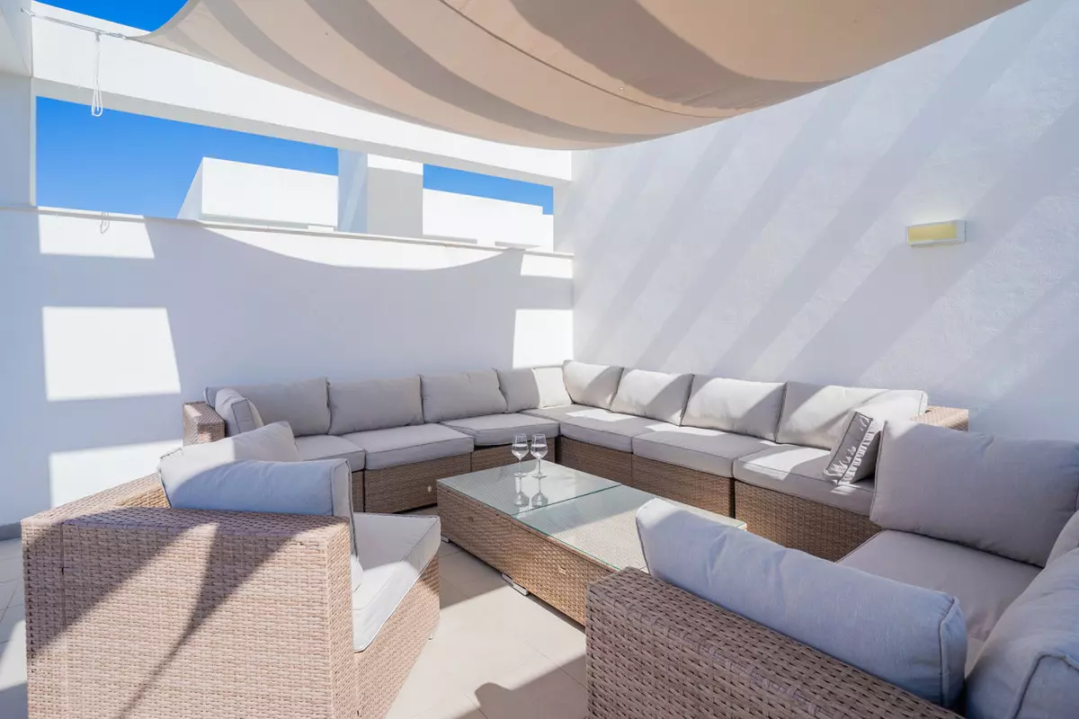 3-bedroom Apartment In Estepona, Spain (85 M²)