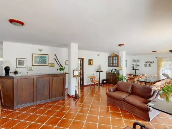 7-bedroom Villa In Macharaviaya, Spain (500 M²)