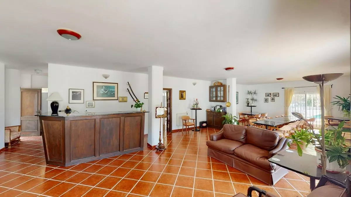 7-bedroom Villa In Macharaviaya, Spain (500 M²)