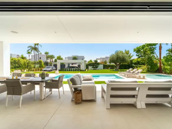 6-bedroom Villa In Mijas, Spain (554 M²)