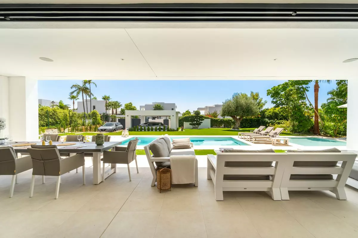 6-bedroom Villa In Mijas, Spain (554 M²)