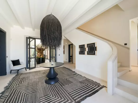 5-bedroom Villa In Santa Maria Del Camí, Spain (670 M²)