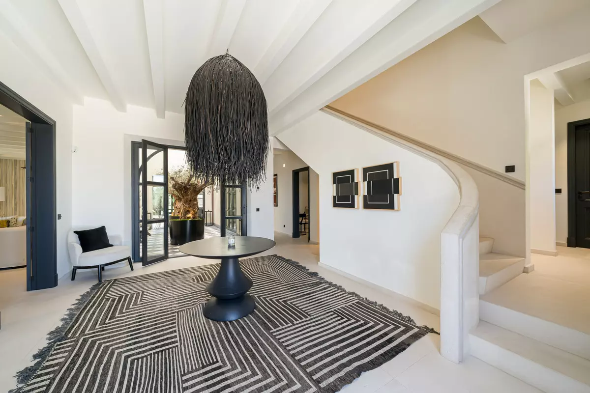 5-bedroom Villa In Santa Maria Del Camí, Spain (670 M²)