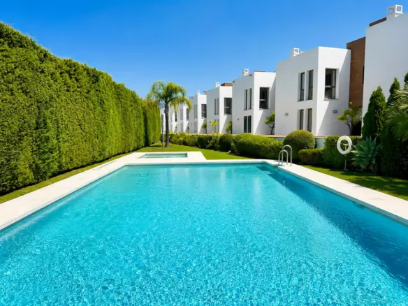 3-bedroom Town House In Benahavis, Spain (362 M²)