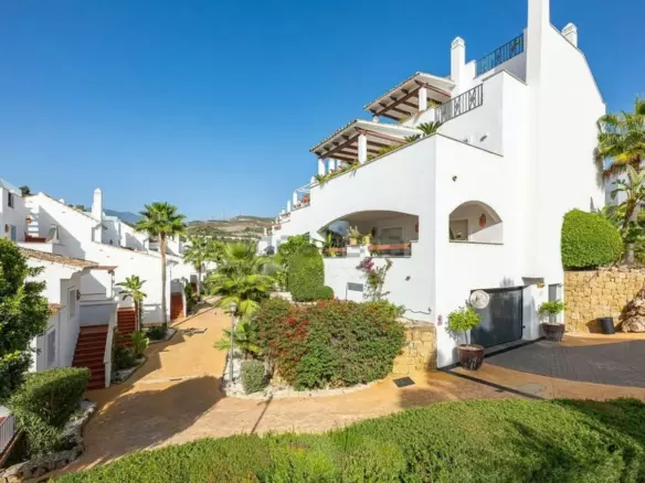 3-bedroom Apartment In Marbella, Spain (205 M²)