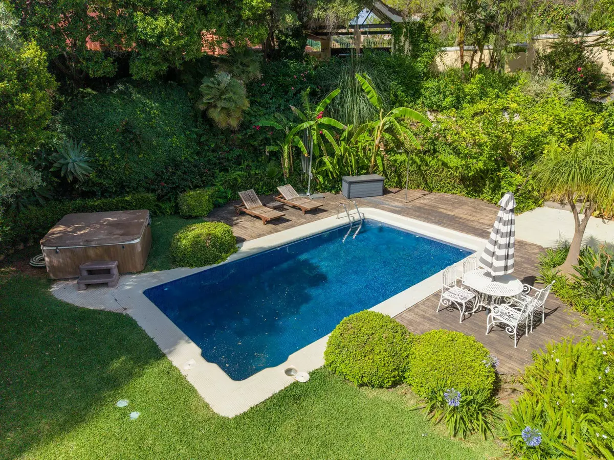 3-bedroom Villa In Benahavis, Spain (329 M²)