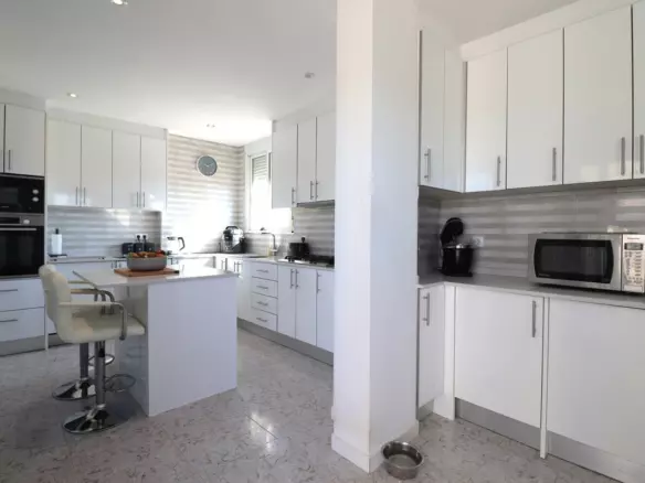 3-bedroom Villa In Callosa De Segura, Spain (167 M²)