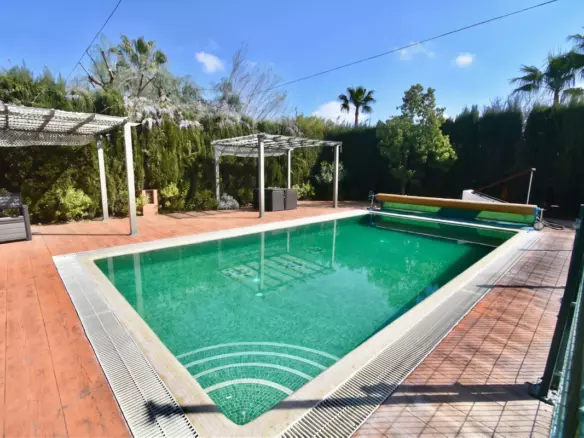 6-bedroom Villa In Cártama, Spain (590 M²)