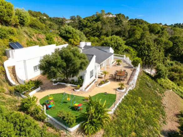 5-bedroom Country House In Estepona, Spain (200 M²)