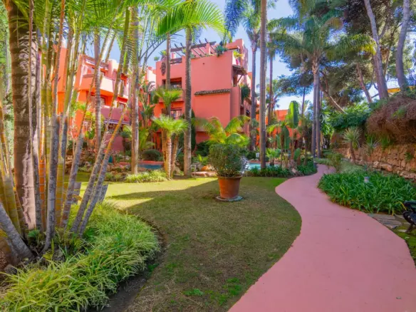 3-bedroom Apartment In Marbella, Spain (132 M²)