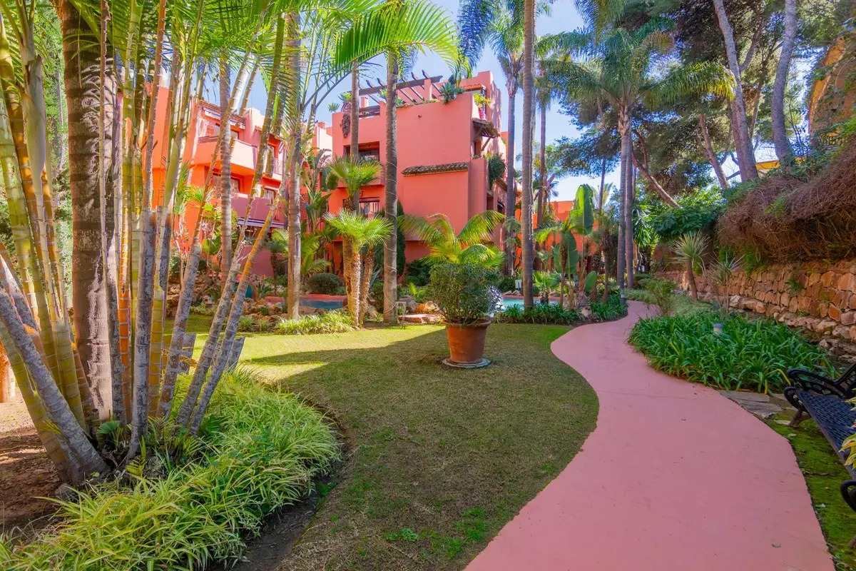 3-bedroom Apartment In Marbella, Spain (132 M²)