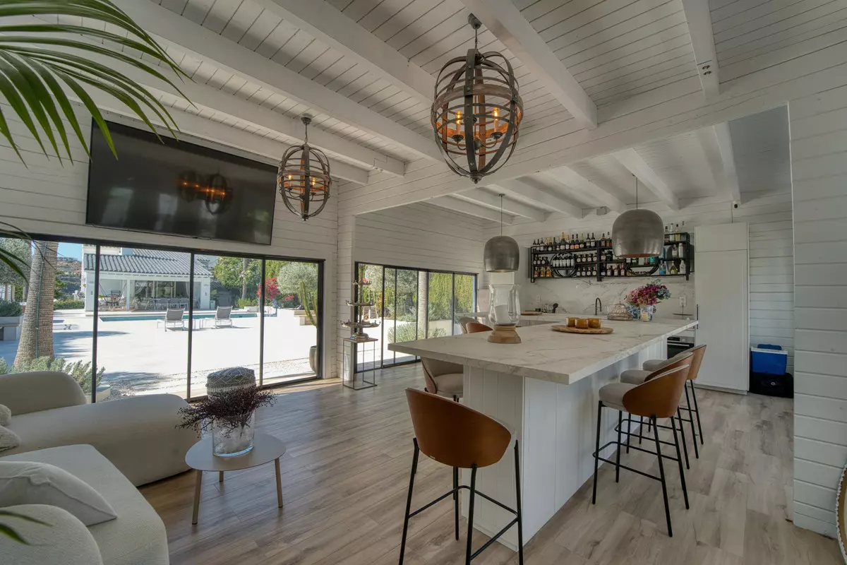 5-bedroom Villa In Benahavis, Spain (350 M²)